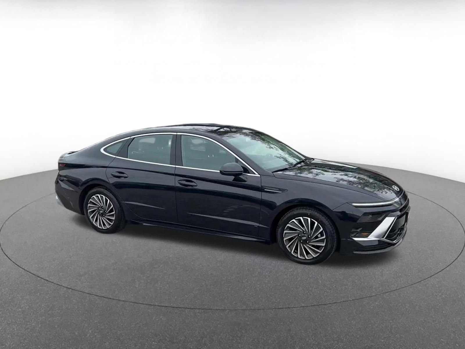 Thumbnail: 2025 Hyundai Sonata - 2