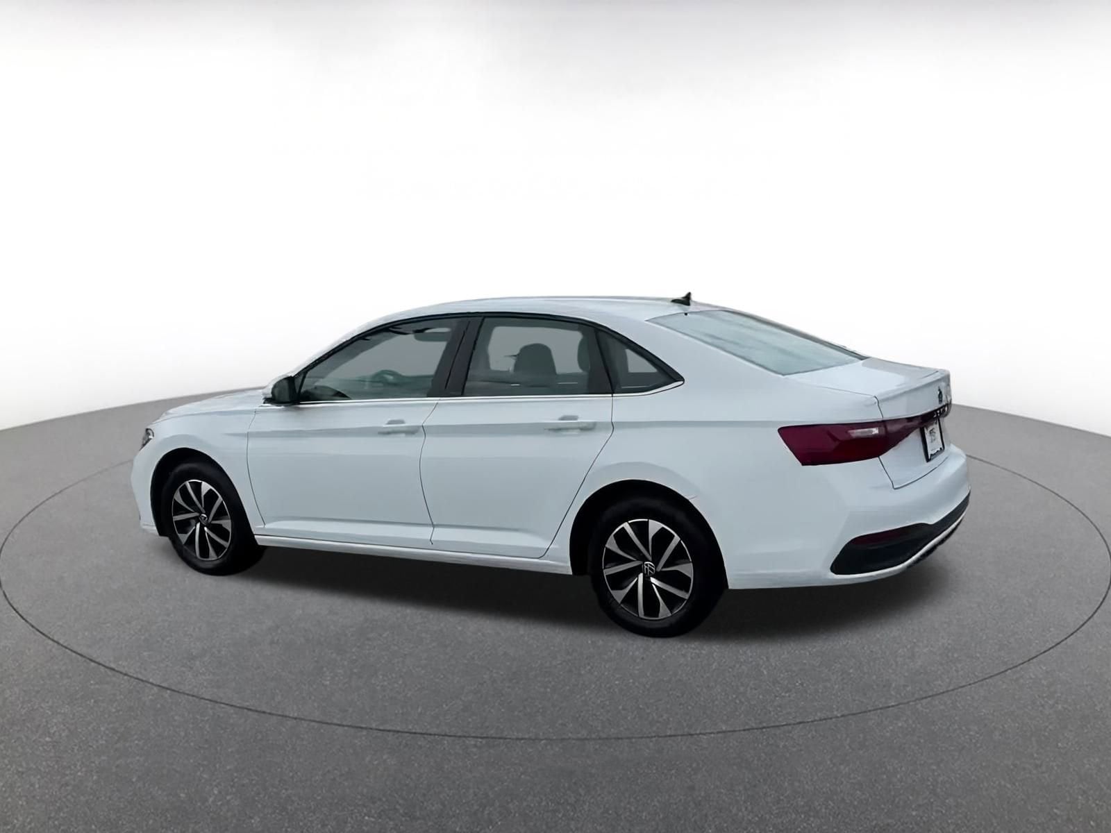 Thumbnail: 2025 Volkswagen Jetta - 10