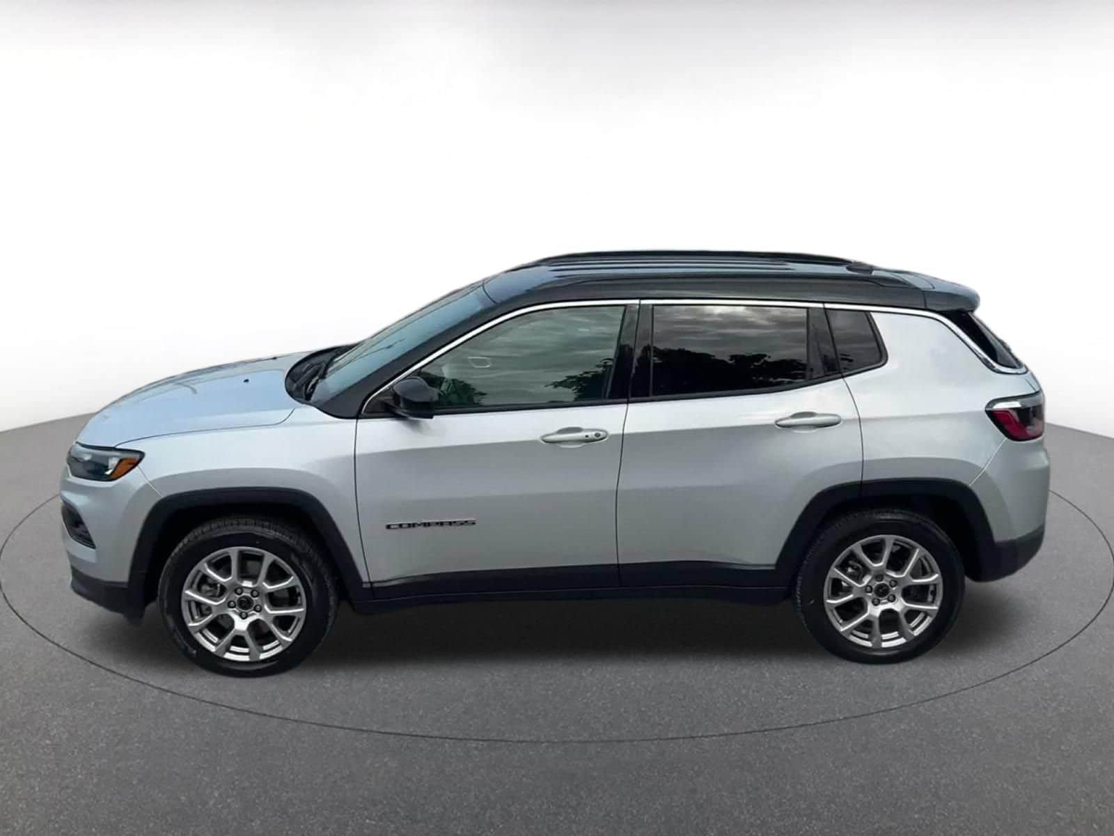 Thumbnail: 2025 Jeep Compass - 9