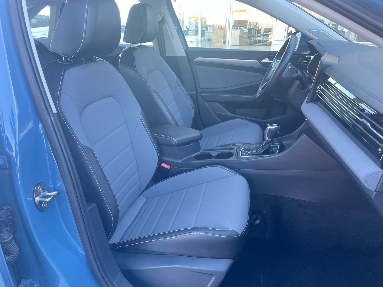 Thumbnail: 2025 Volkswagen Jetta - 35