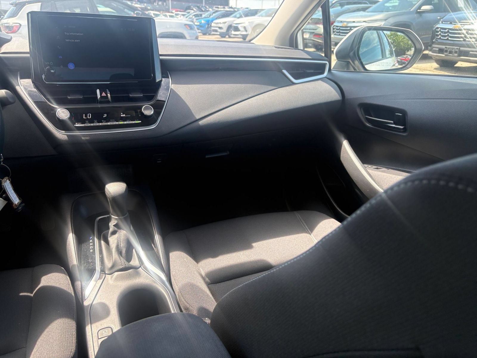 Thumbnail: 2025 Toyota Corolla - 25