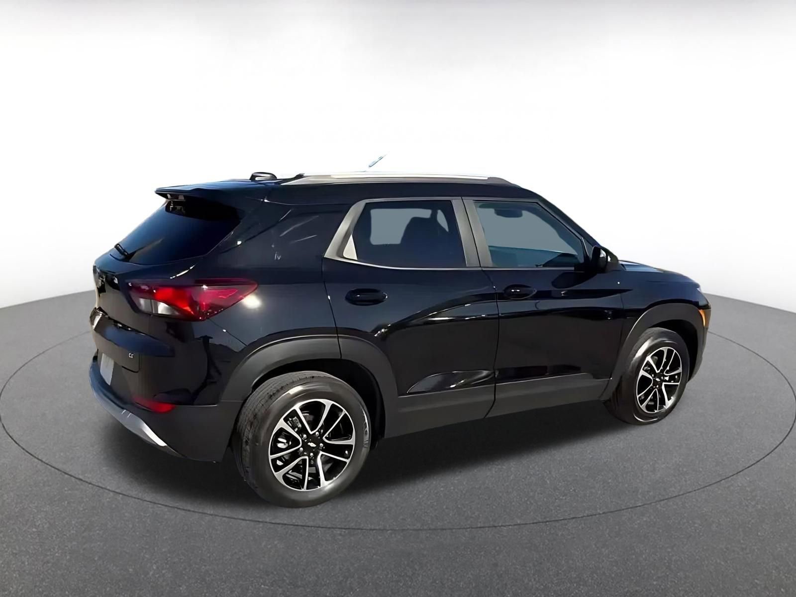 Thumbnail: 2025 Chevrolet TrailBlazer - 14