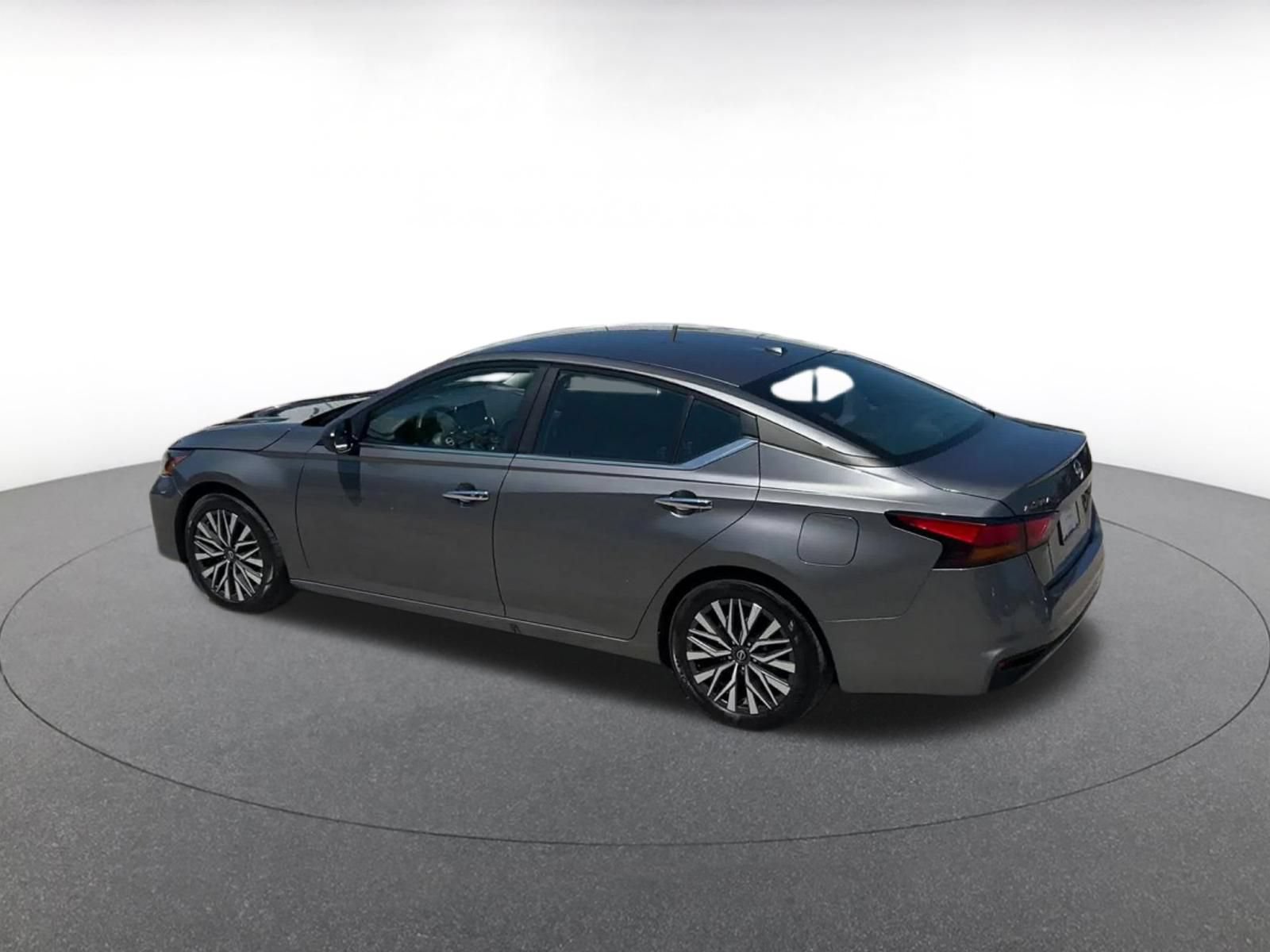 Thumbnail: 2025 Nissan Altima - 10