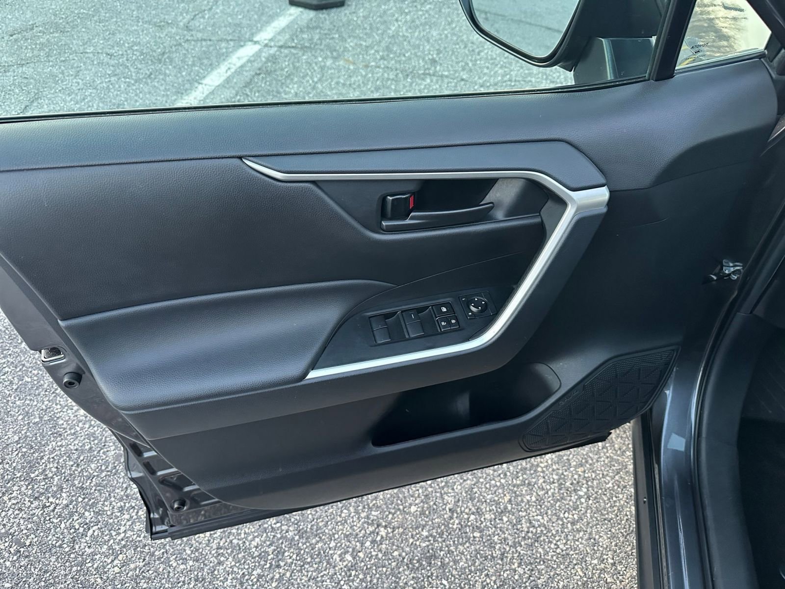 Thumbnail: 2025 Toyota RAV4 - 20