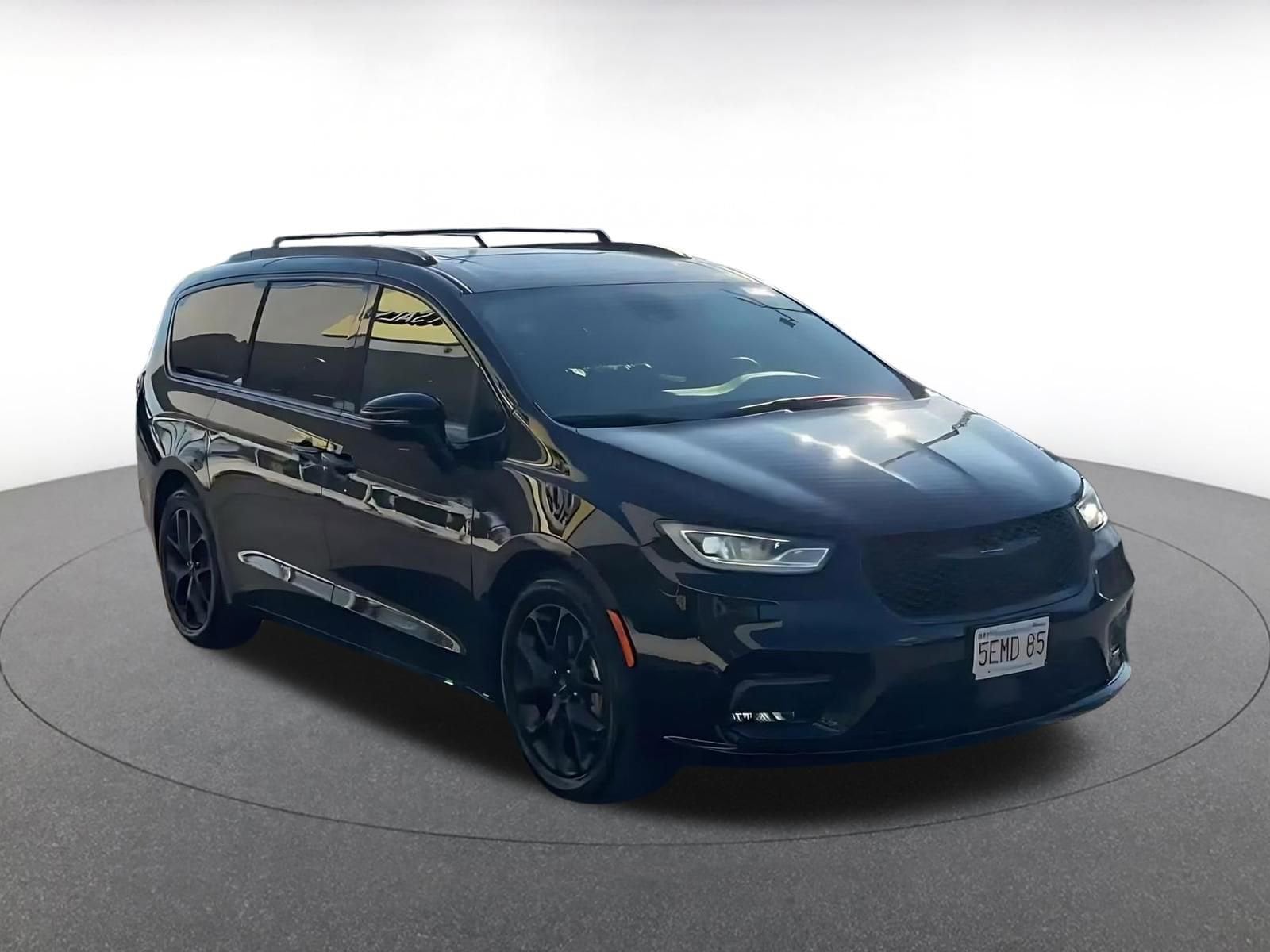 Thumbnail: 2025 Chrysler Pacifica - 3