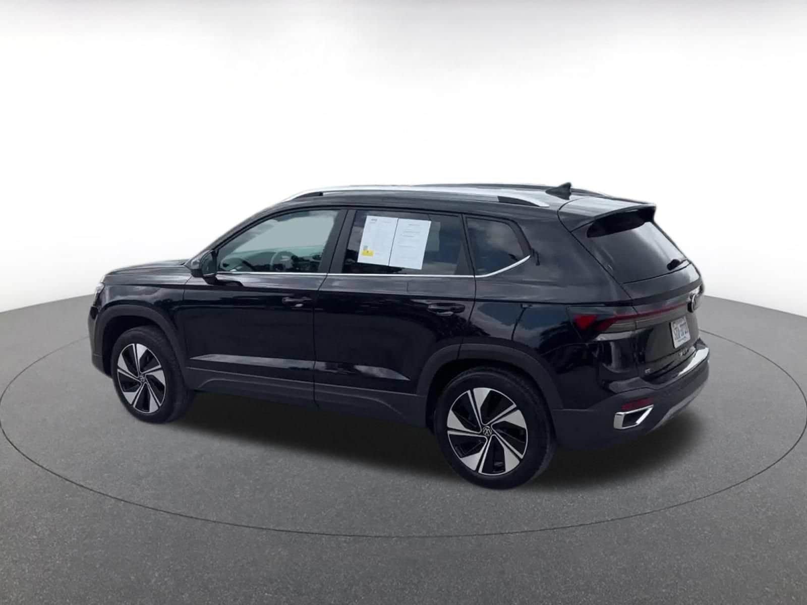 Thumbnail: 2026 Volkswagen Taos - 10