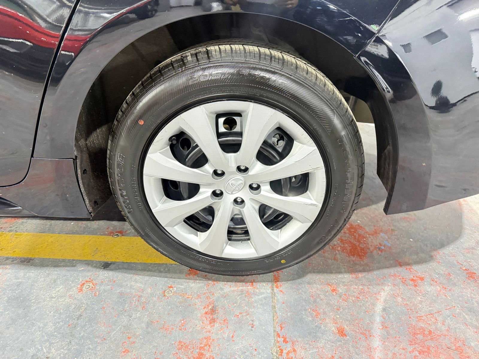 Thumbnail: 2025 Toyota Corolla - 30