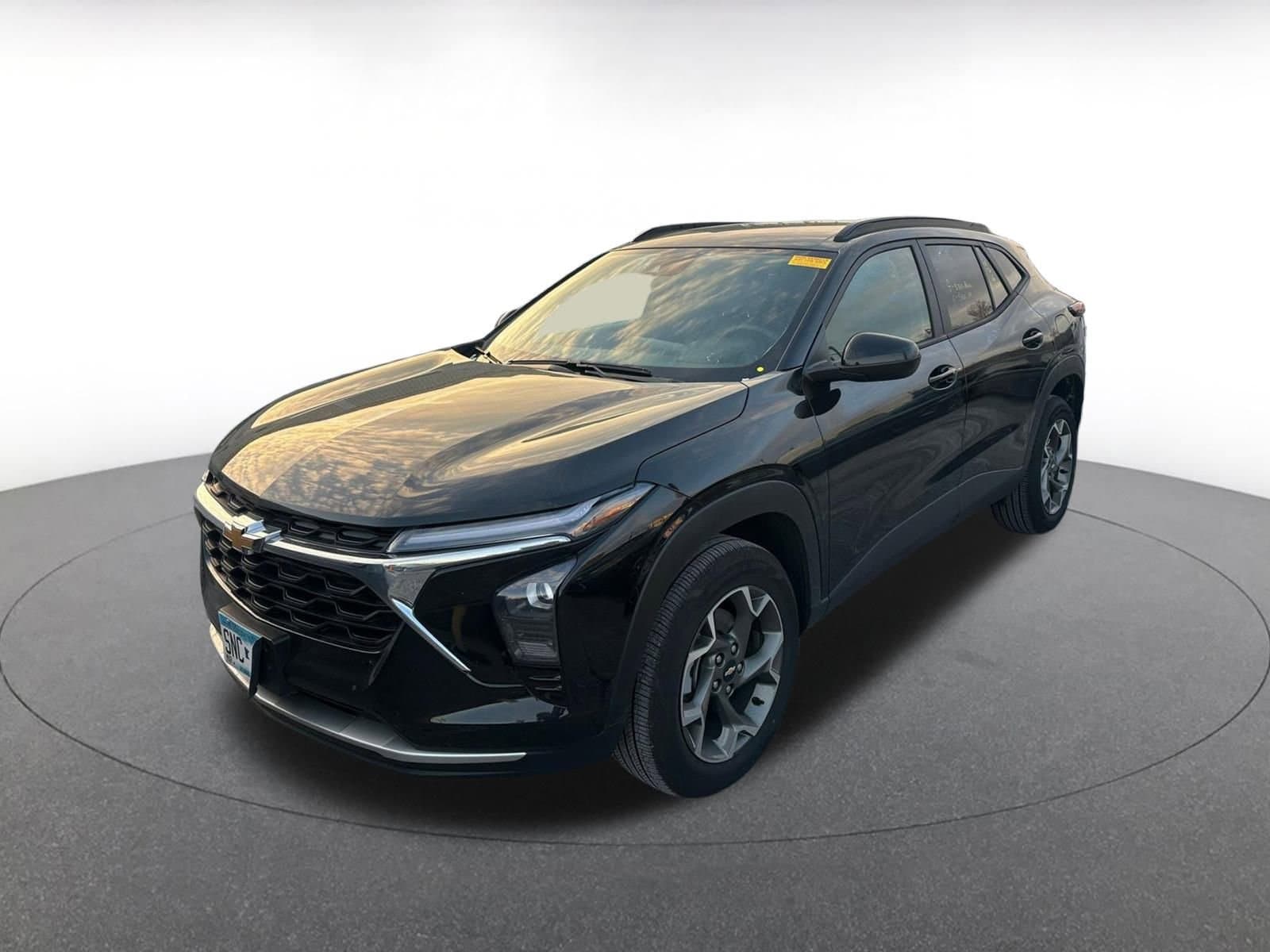 Thumbnail: 2025 Chevrolet Trax - 2