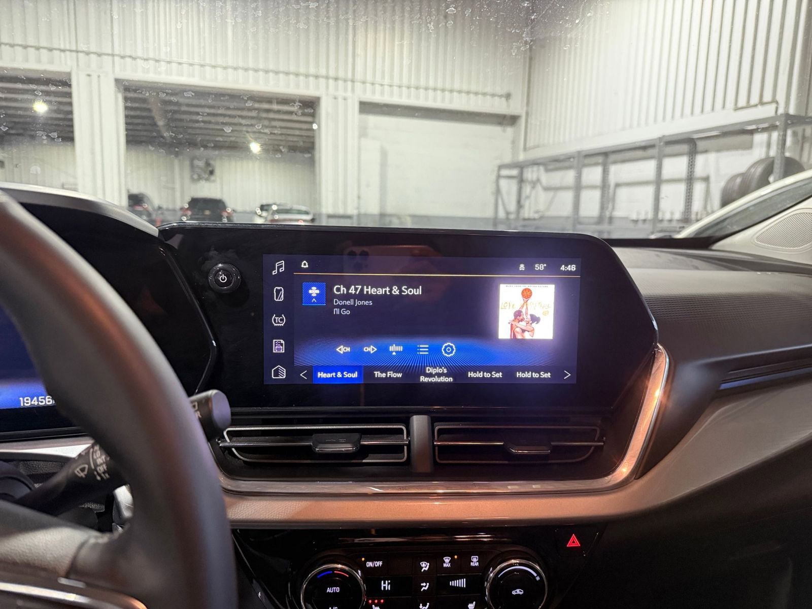 Thumbnail: 2025 Chevrolet Trax - 20