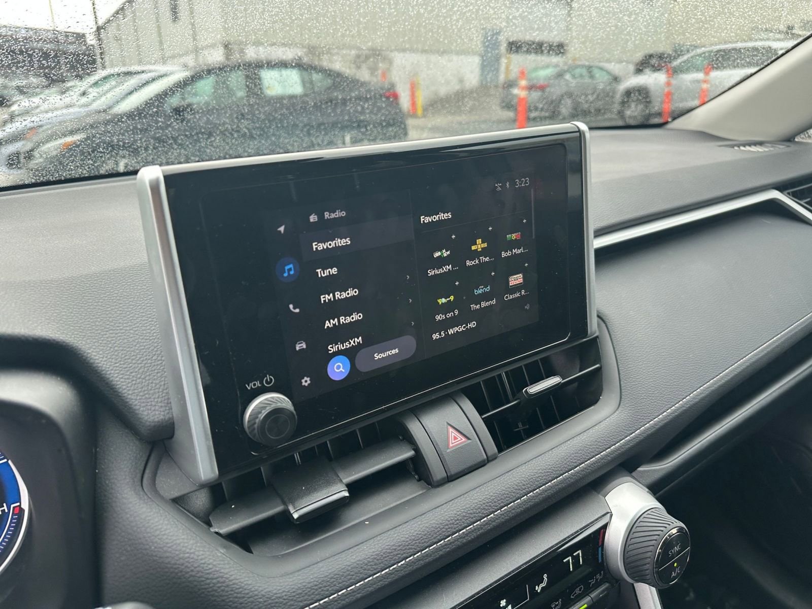 Thumbnail: 2025 Toyota RAV4 - 21