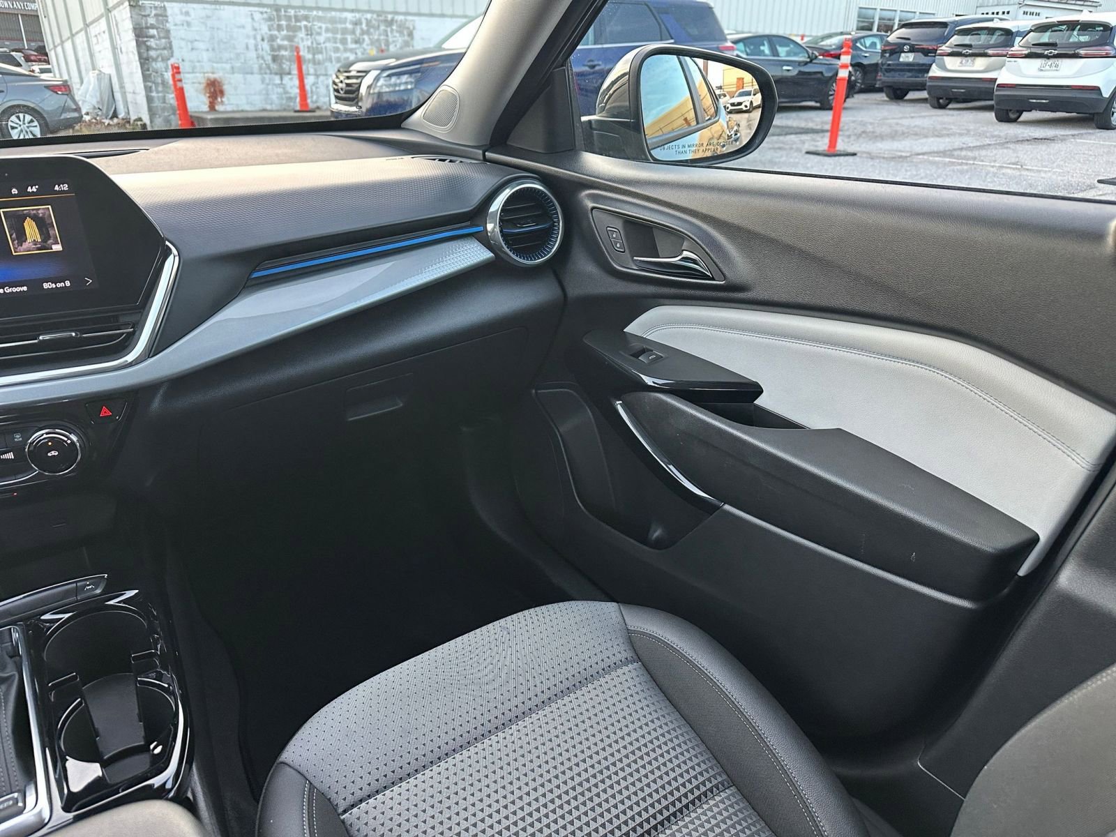 Thumbnail: 2025 Chevrolet Trax - 33