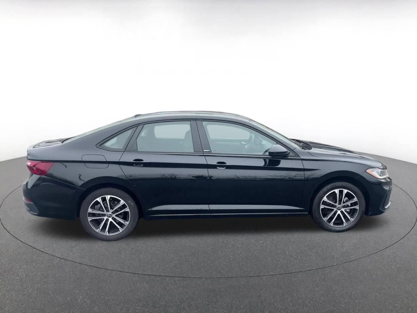 Thumbnail: 2025 Volkswagen Jetta - 16