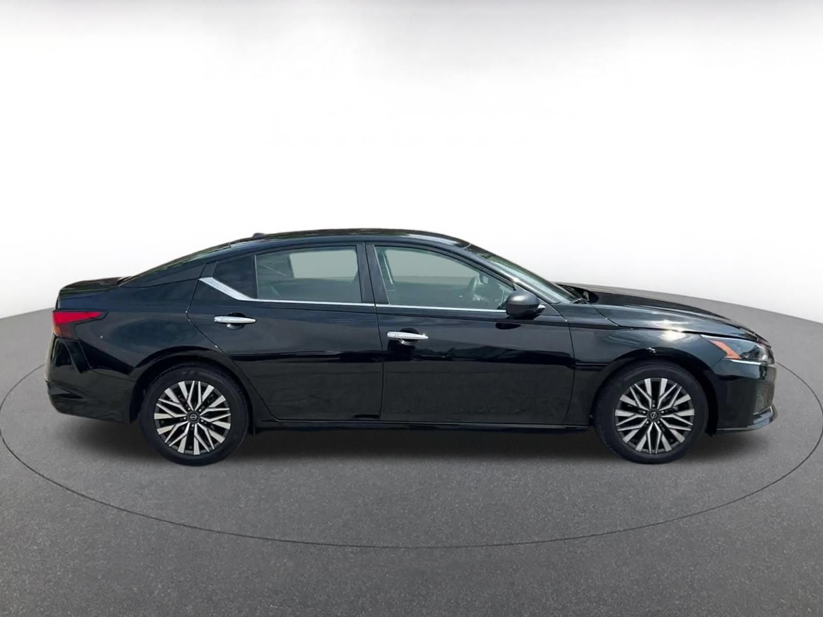 Thumbnail: 2025 Nissan Altima - 13