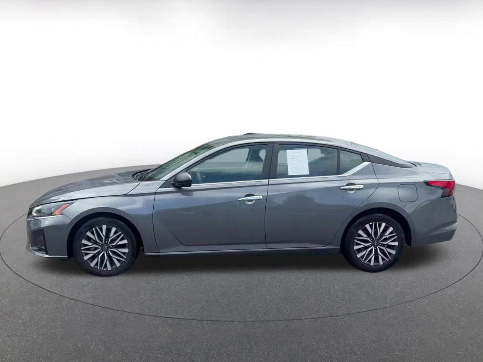 Thumbnail: 2025 Nissan Altima - 8