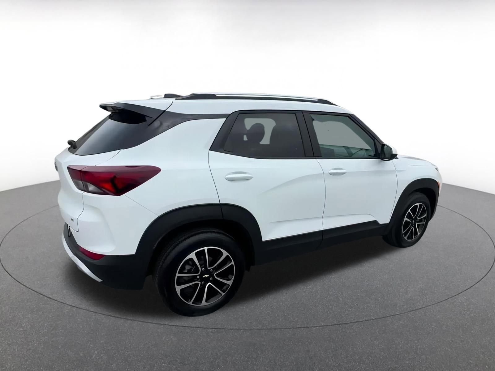 Thumbnail: 2025 Chevrolet TrailBlazer - 14