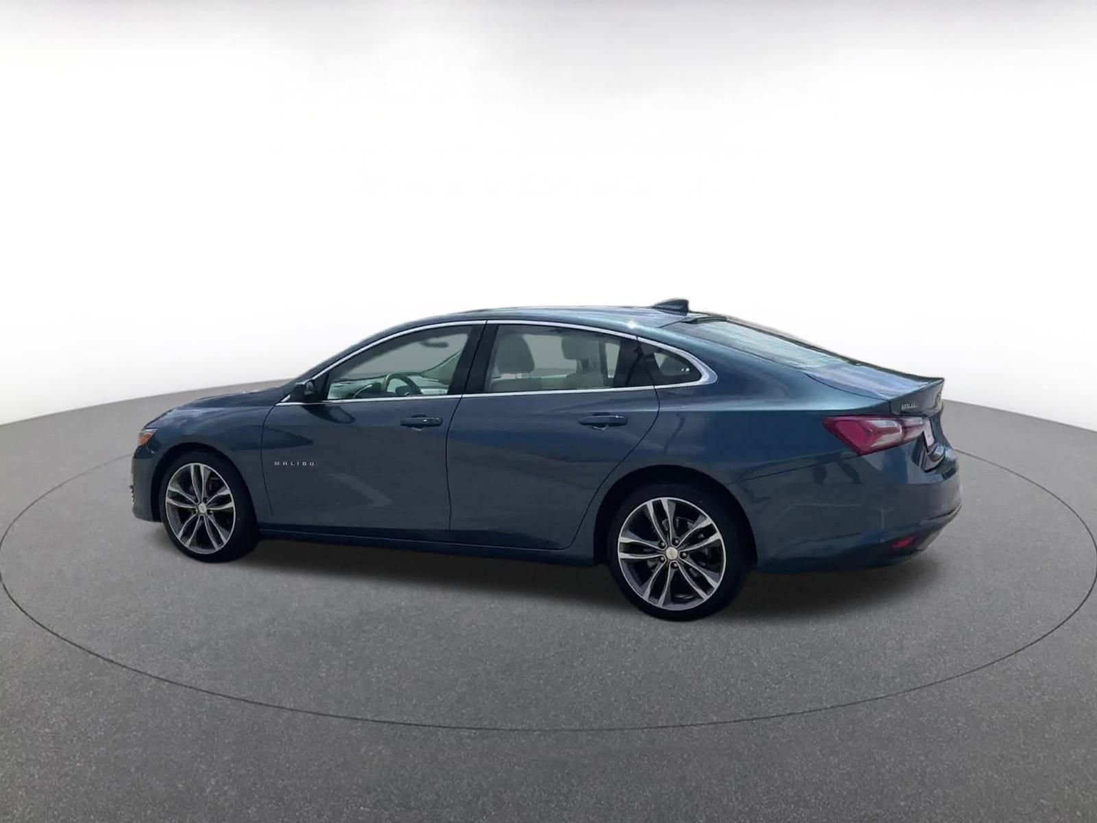 Thumbnail: 2024 Chevrolet Malibu - 10