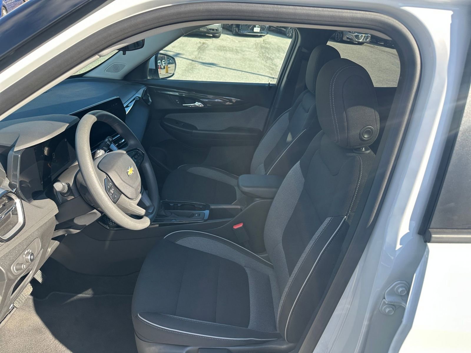 Thumbnail: 2025 Chevrolet TrailBlazer - 24