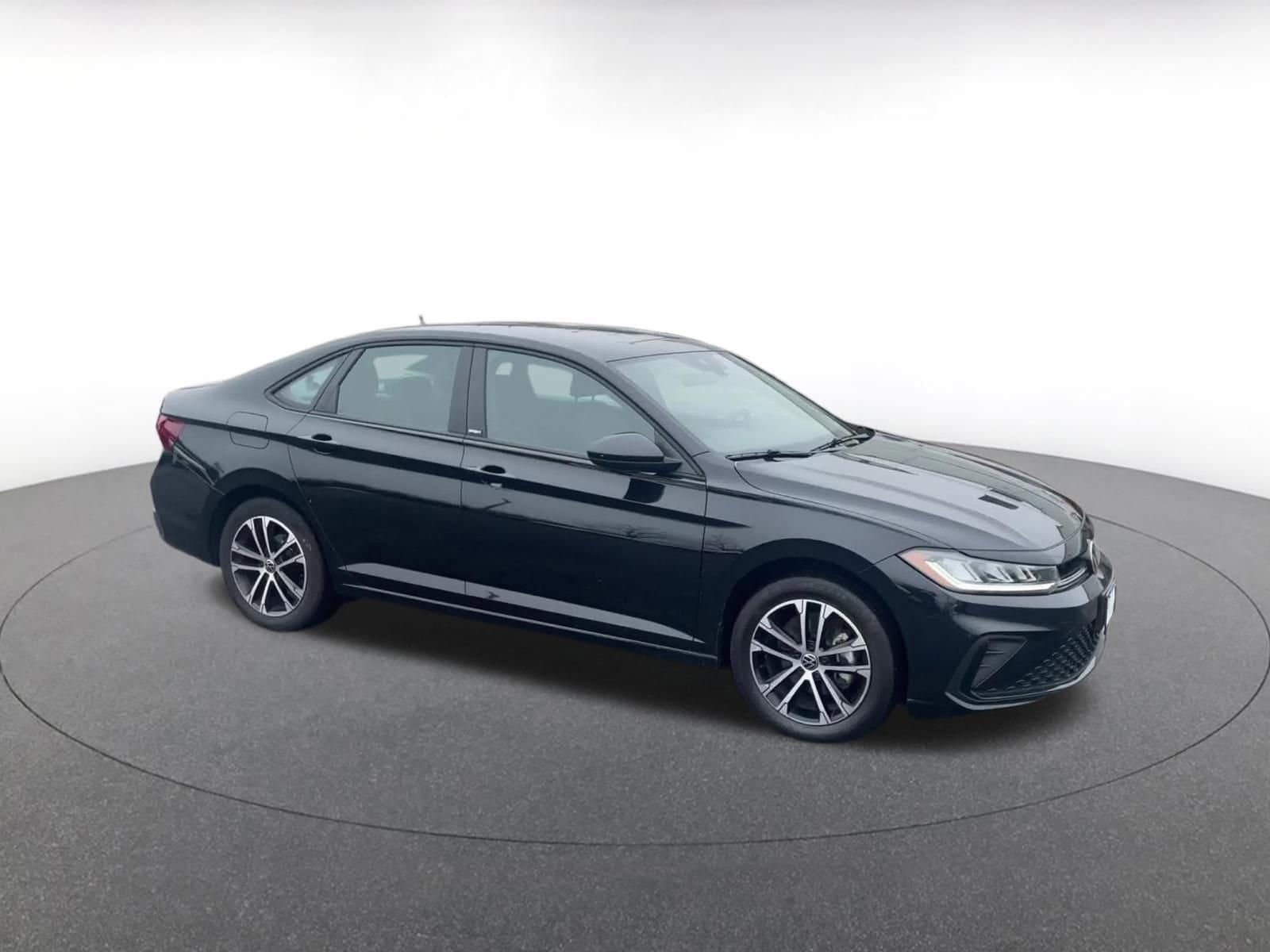 Thumbnail: 2025 Volkswagen Jetta - 2