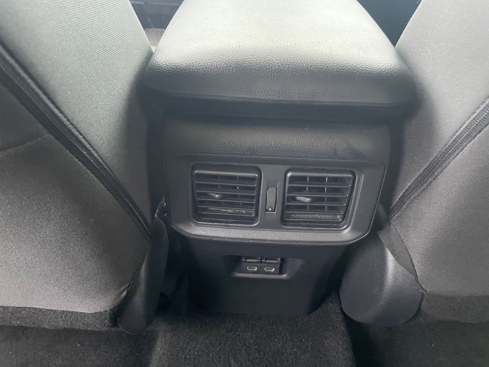 Thumbnail: 2025 Toyota RAV4 - 24