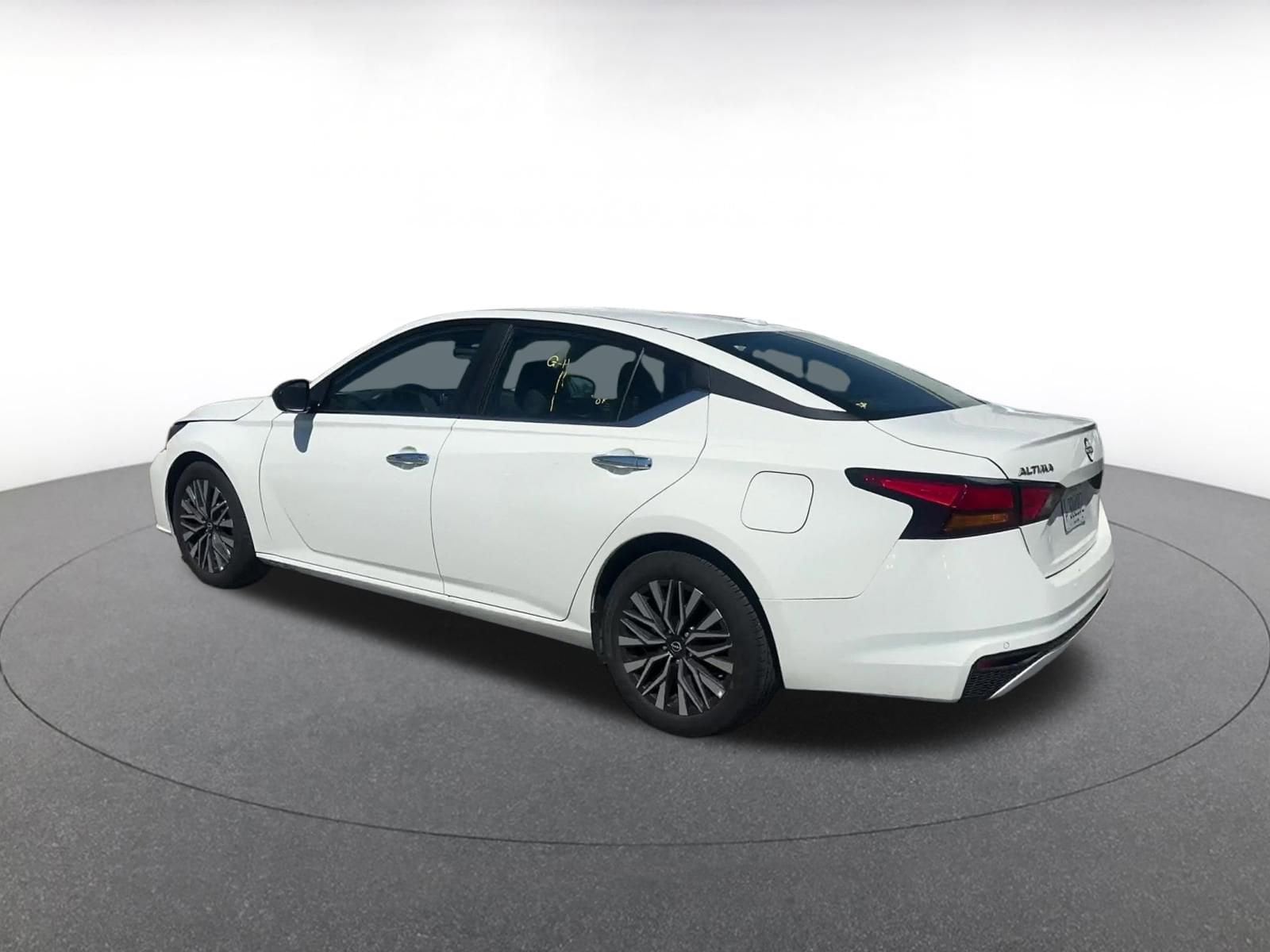 Thumbnail: 2025 Nissan Altima - 10