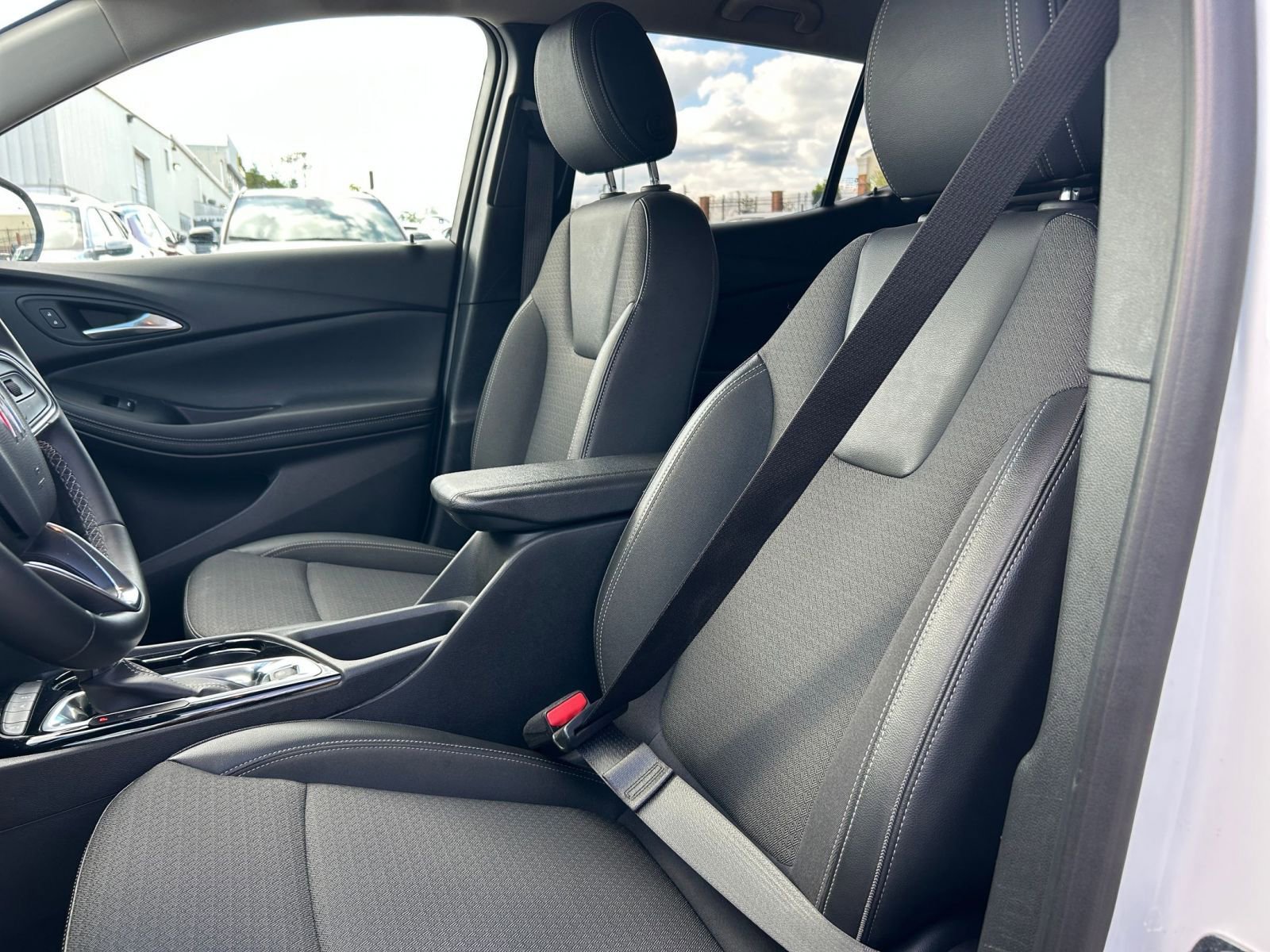 Thumbnail: 2025 Buick Encore GX - 31