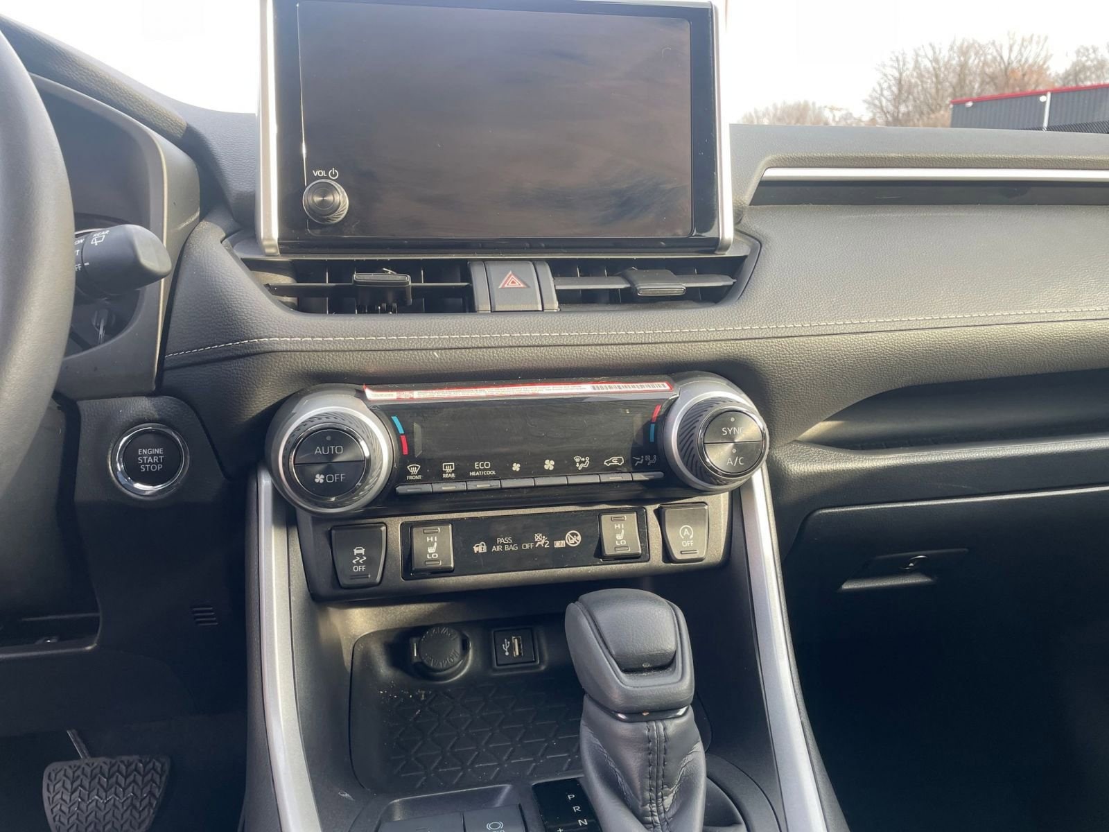 Thumbnail: 2025 Toyota RAV4 - 17