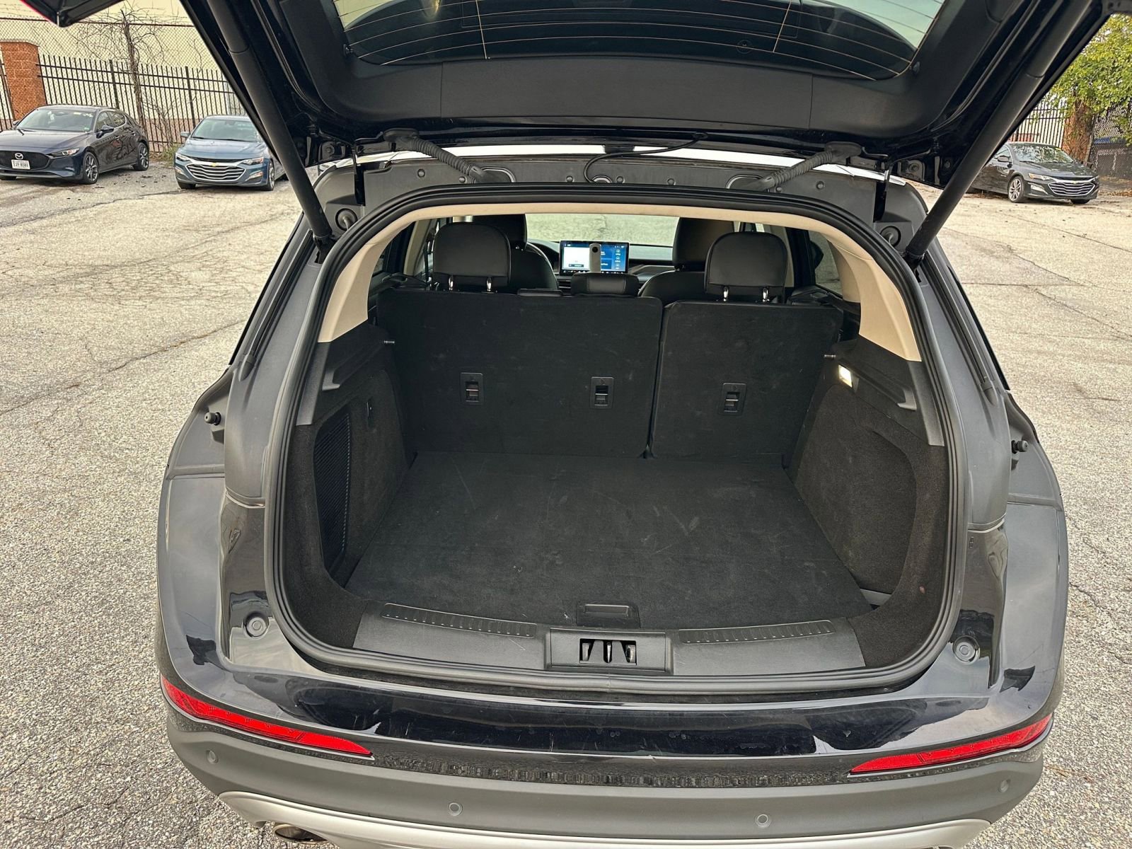 Thumbnail: 2024 Lincoln Corsair - 31