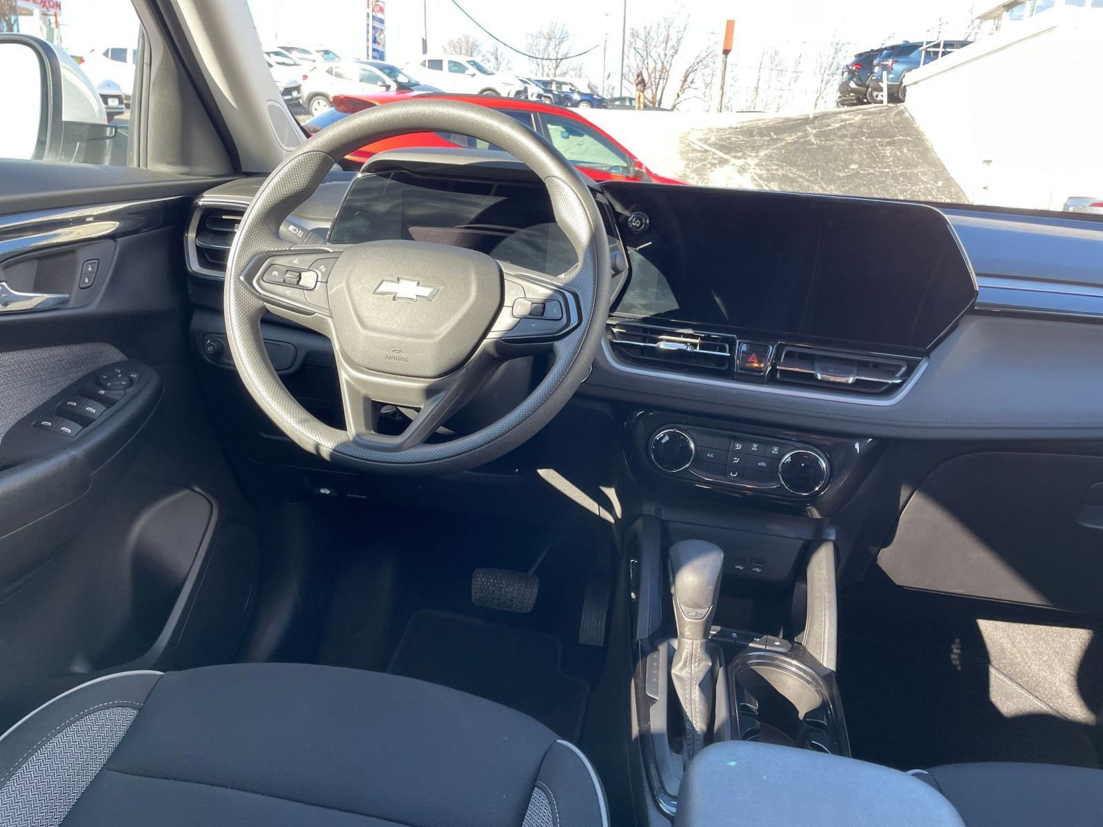 Thumbnail: 2025 Chevrolet TrailBlazer - 32