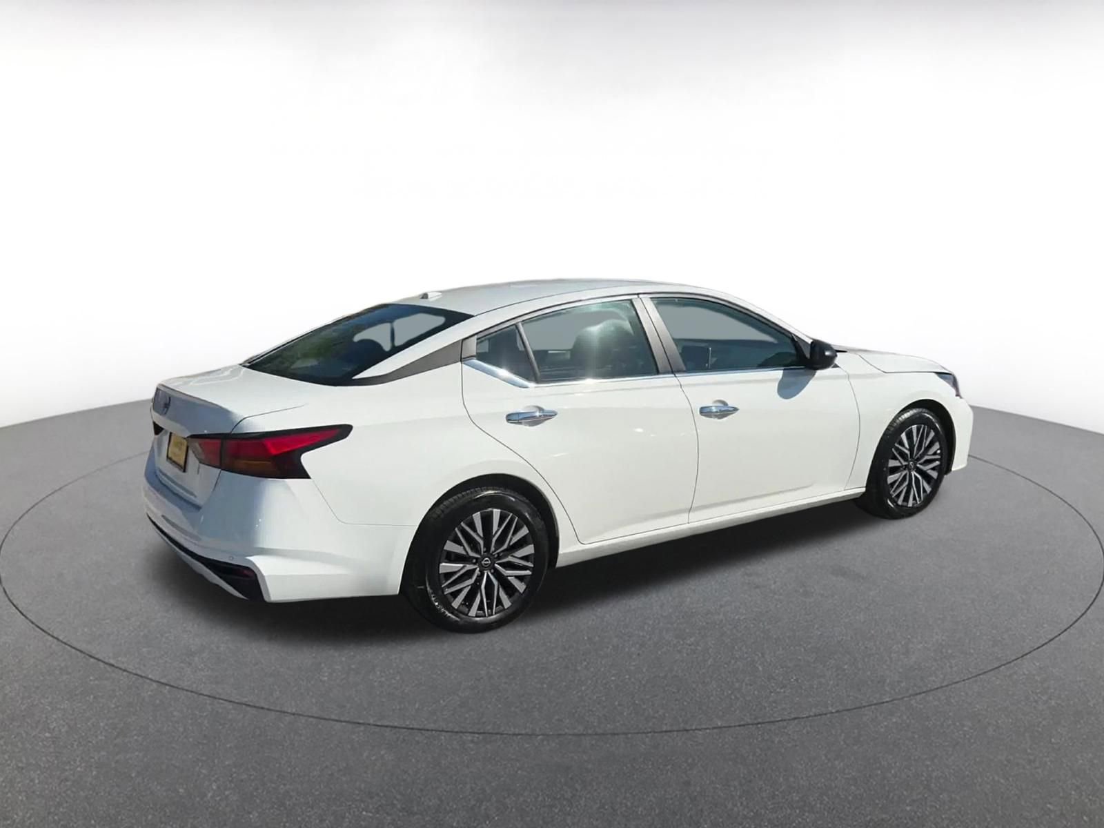 Thumbnail: 2025 Nissan Altima - 15