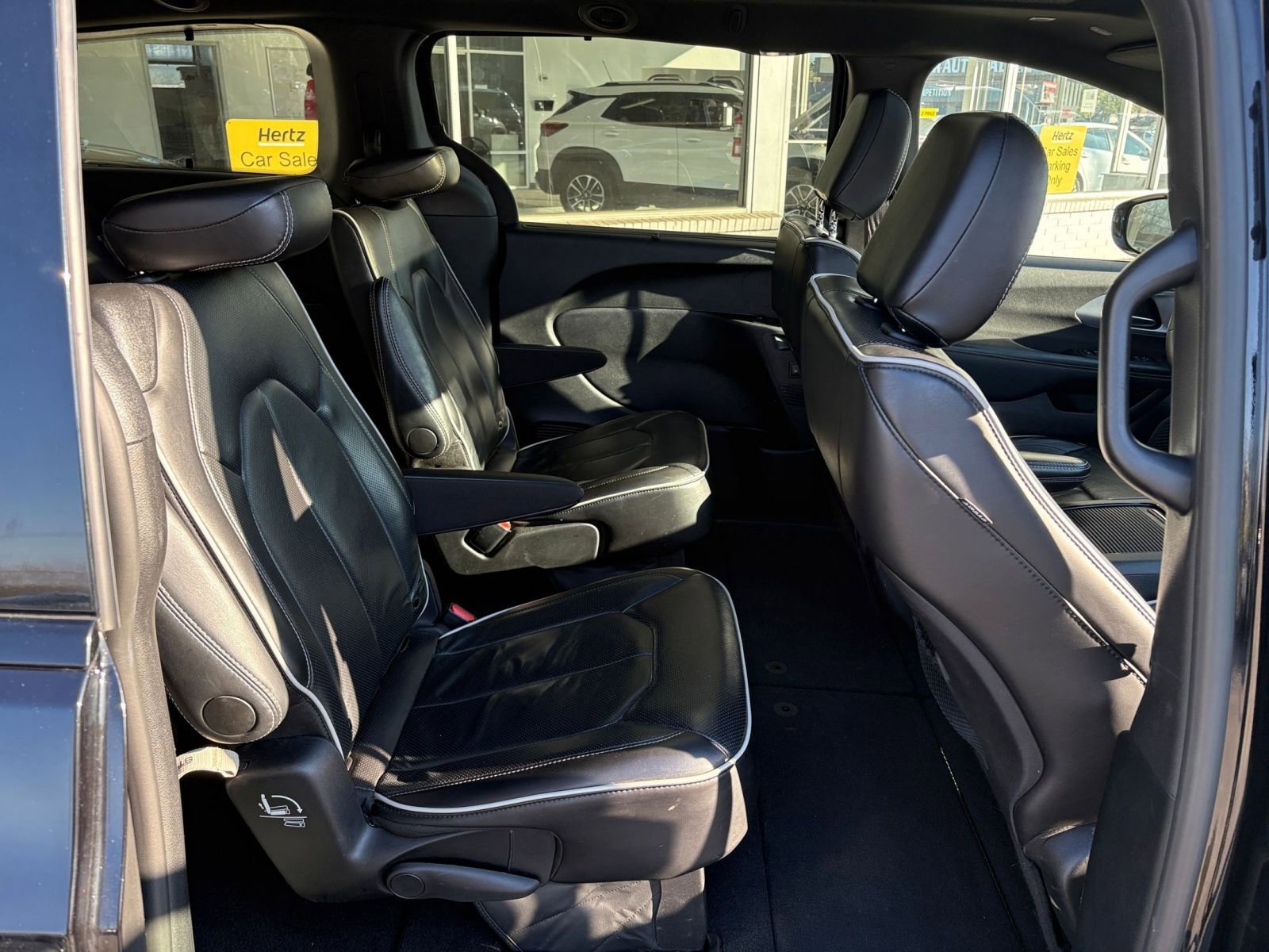 Thumbnail: 2025 Chrysler Pacifica - 29