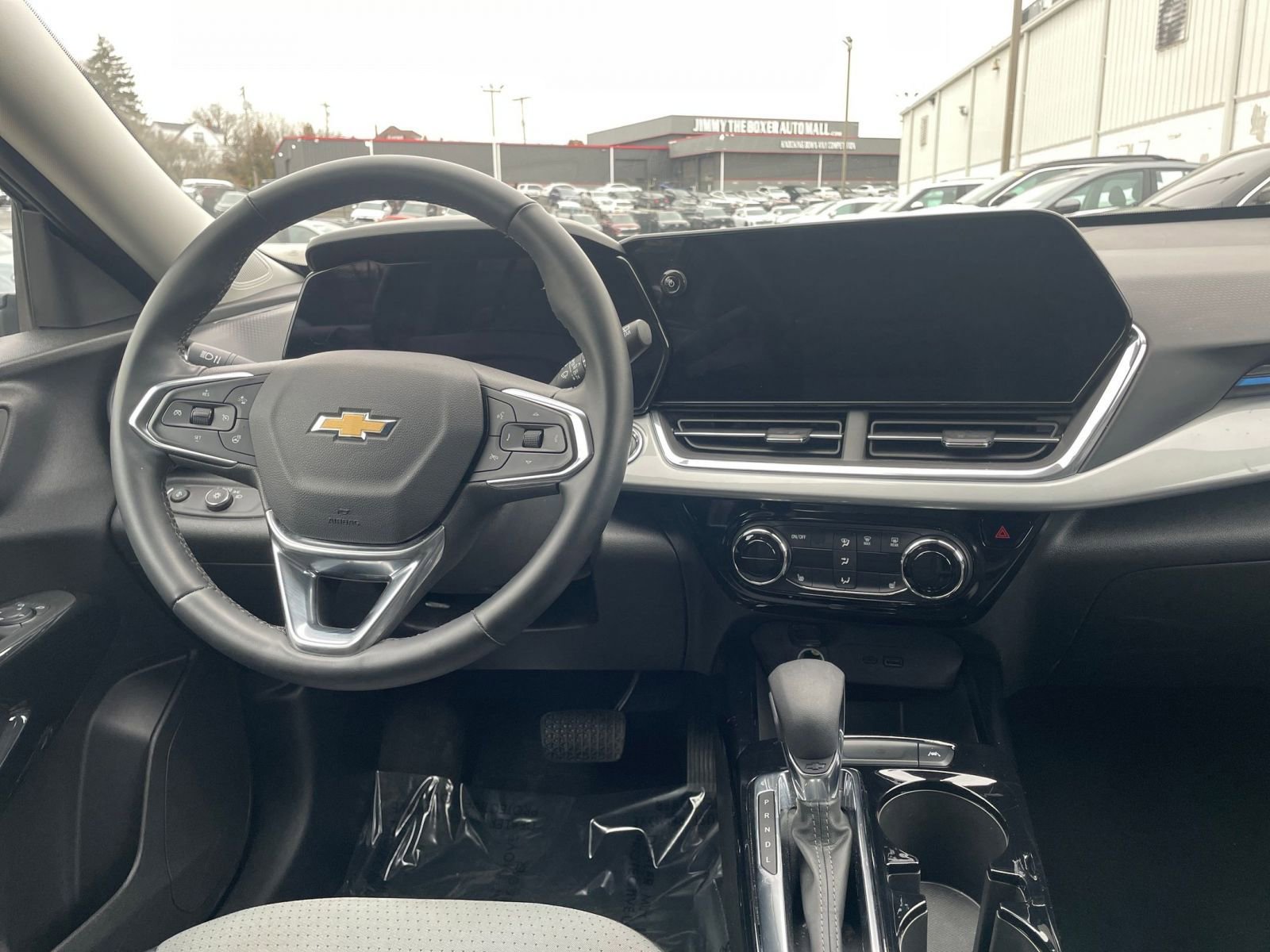 Thumbnail: 2025 Chevrolet Trax - 32