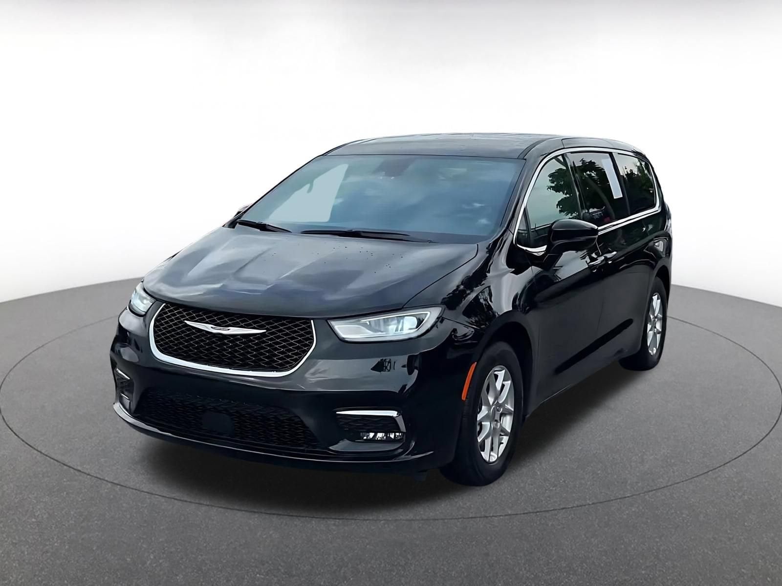 Thumbnail: 2025 Chrysler Pacifica - 5