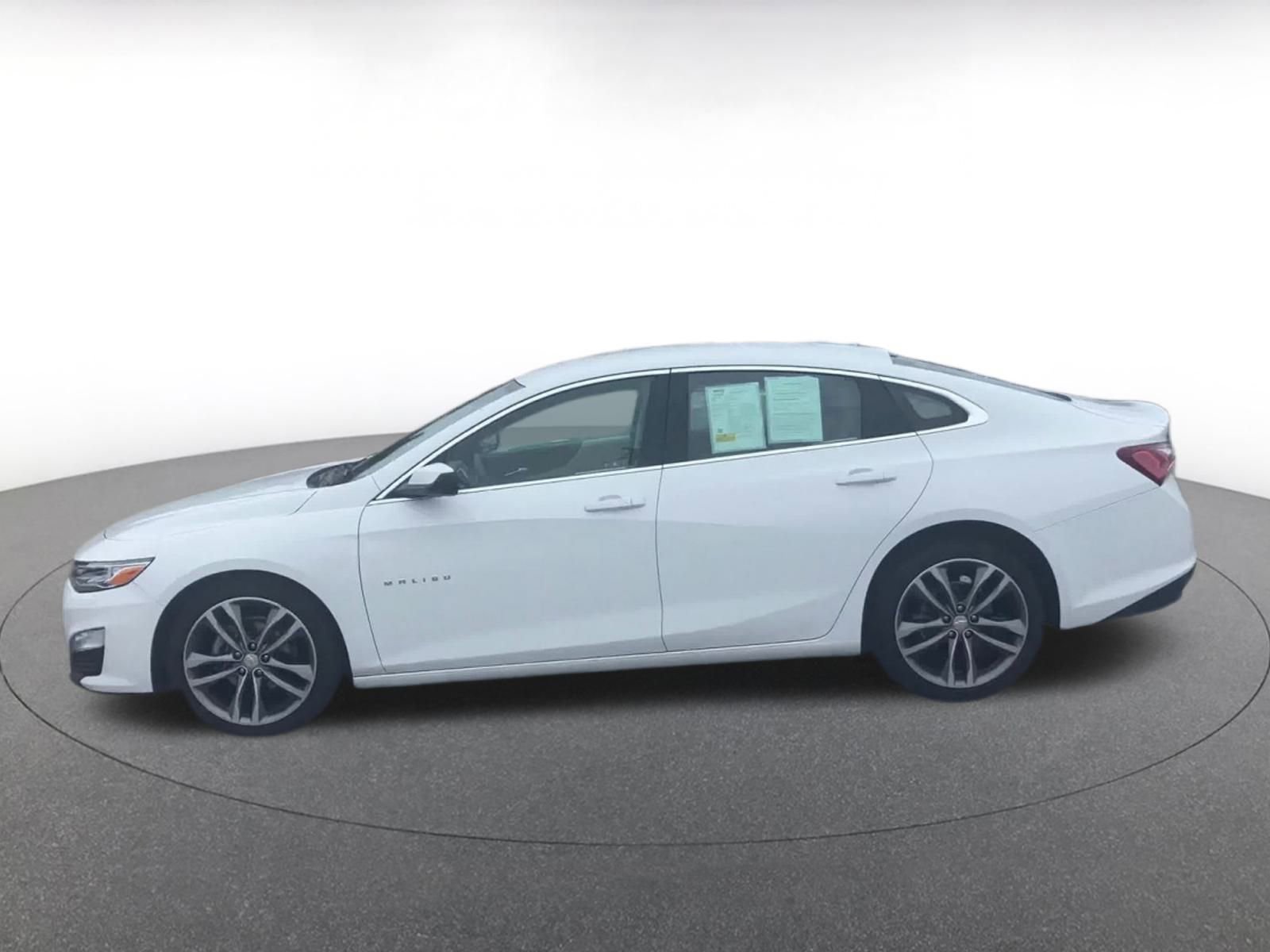 Thumbnail: 2024 Chevrolet Malibu - 9