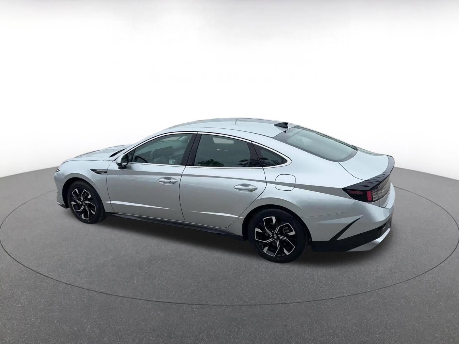Thumbnail: 2025 Hyundai Sonata - 10