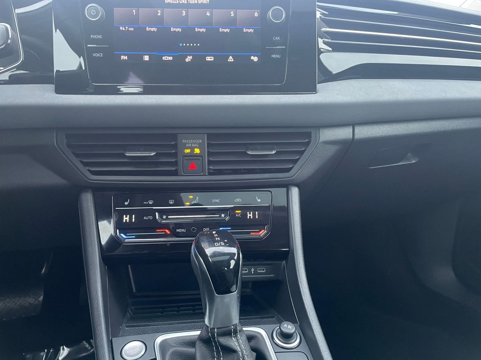 Thumbnail: 2025 Volkswagen Jetta - 18