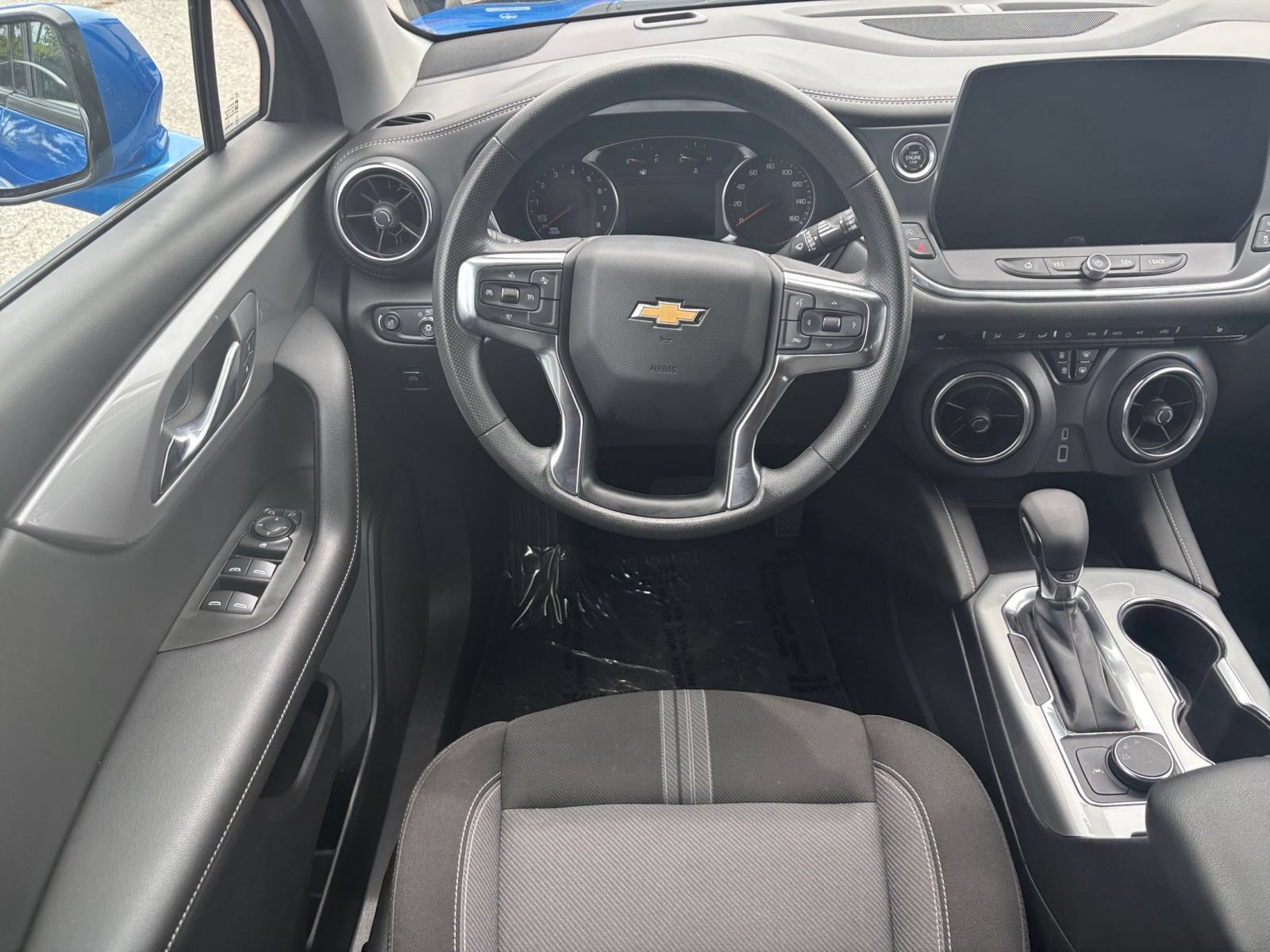 Thumbnail: 2025 Chevrolet Blazer - 28