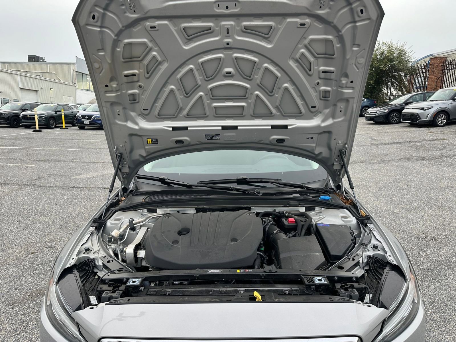 Thumbnail: 2025 Volvo S60 - 31