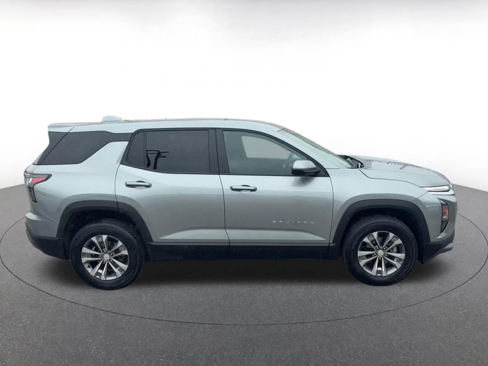 Thumbnail: 2025 Chevrolet Equinox - 16
