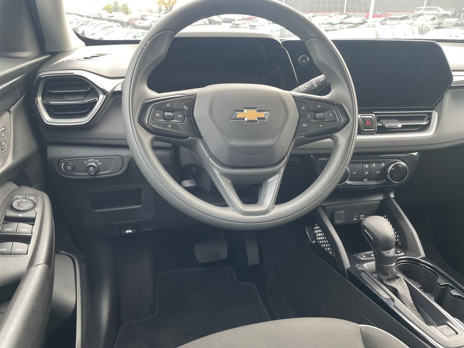 Thumbnail: 2025 Chevrolet TrailBlazer - 32