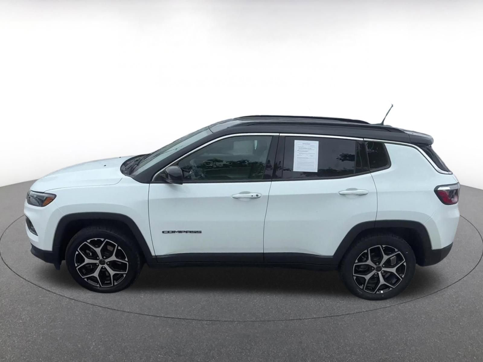 Thumbnail: 2025 Jeep Compass - 9