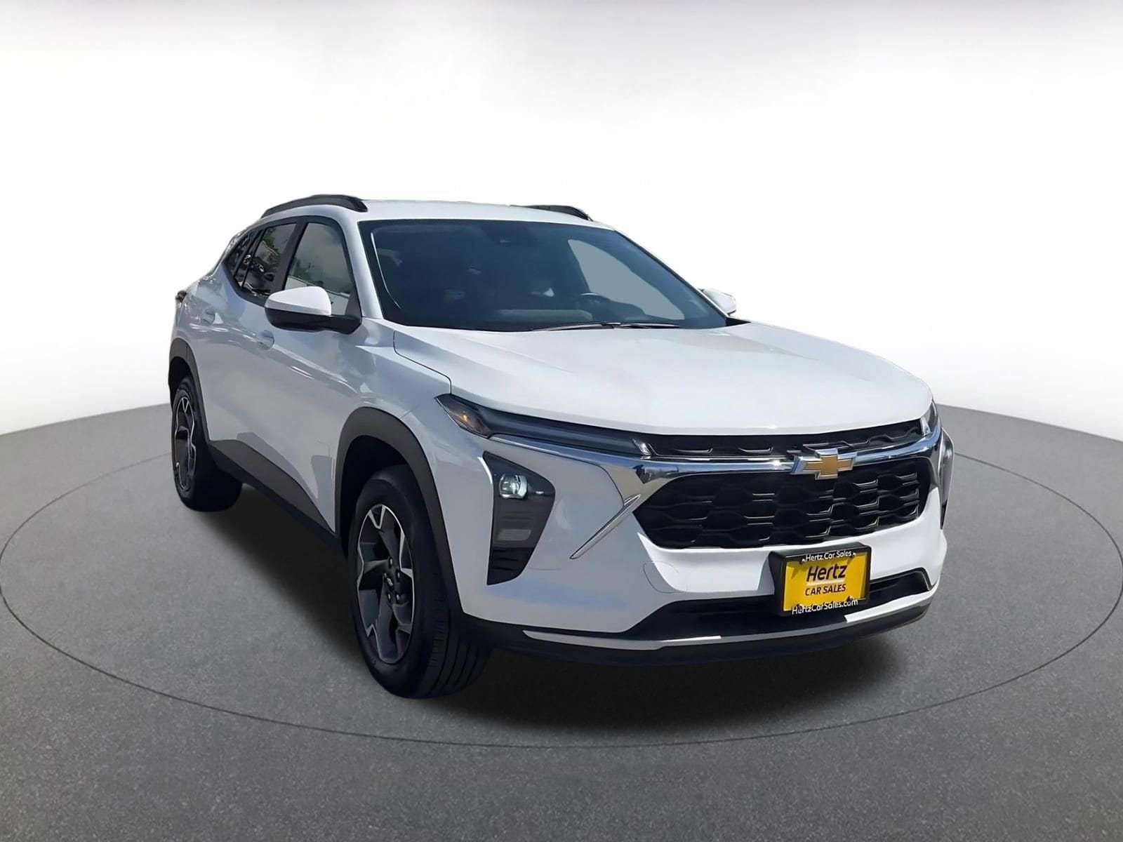 Thumbnail: 2025 Chevrolet Trax - 3