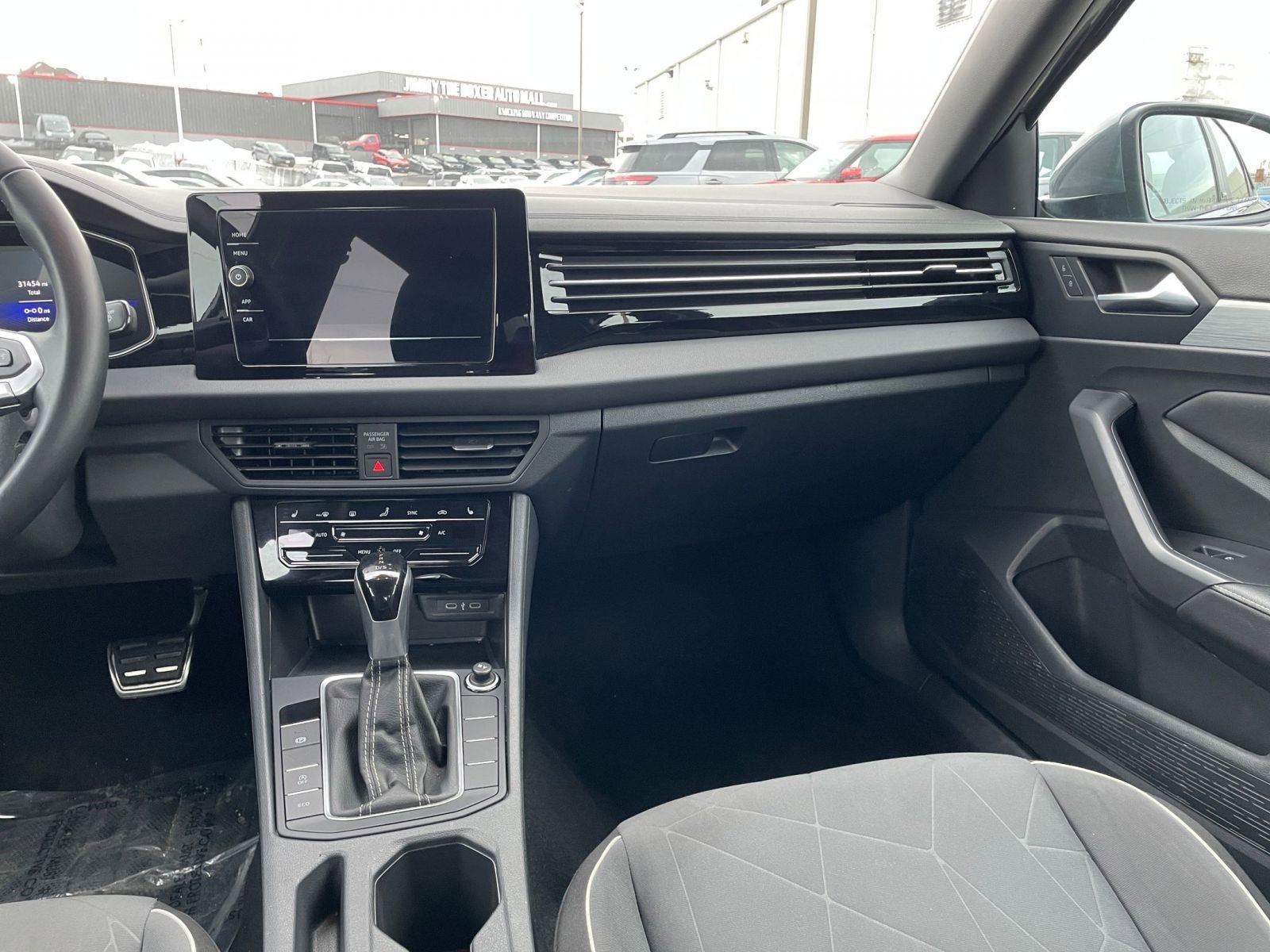 Thumbnail: 2025 Volkswagen Jetta - 33