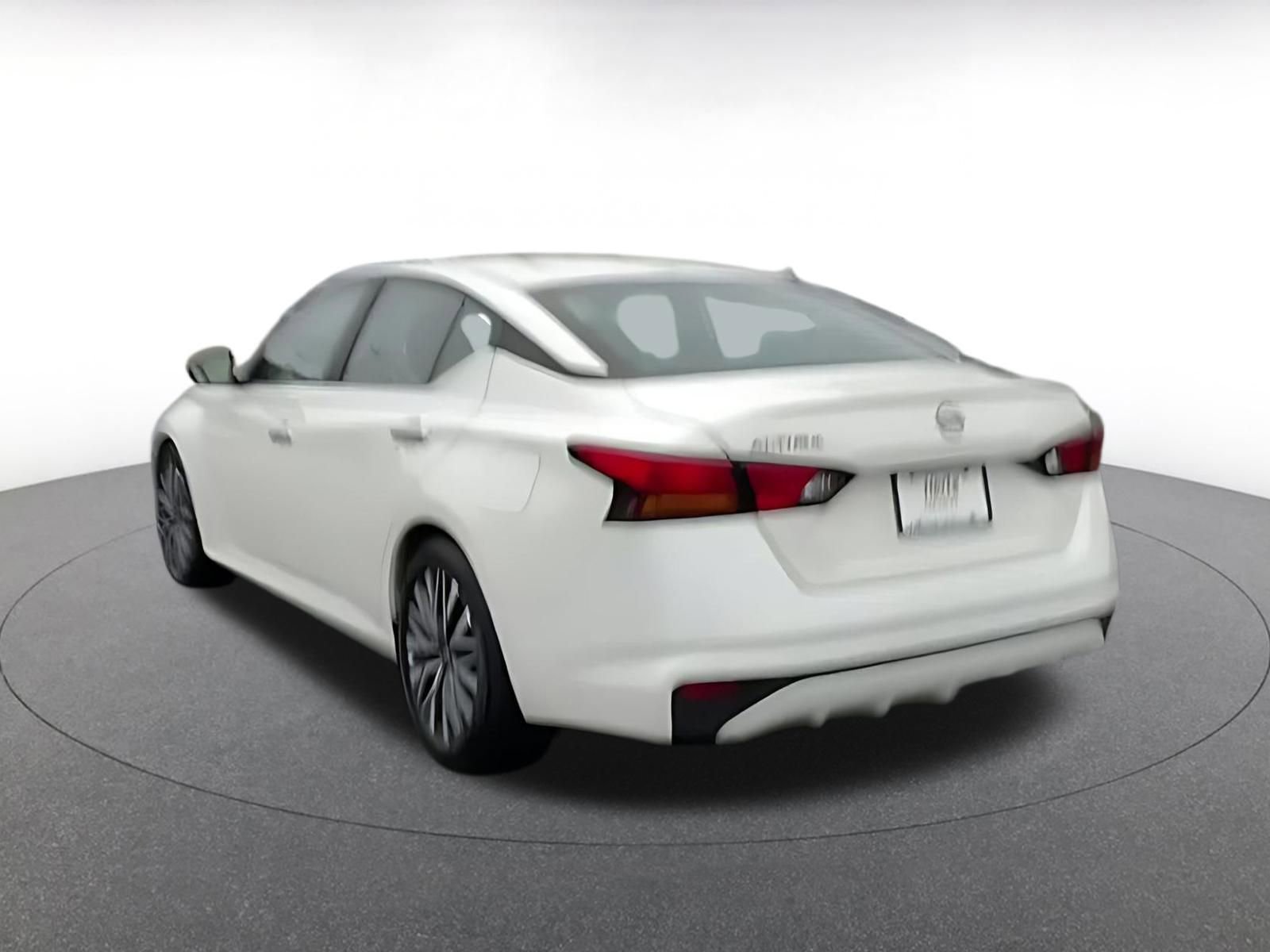 Thumbnail: 2025 Nissan Altima - 10