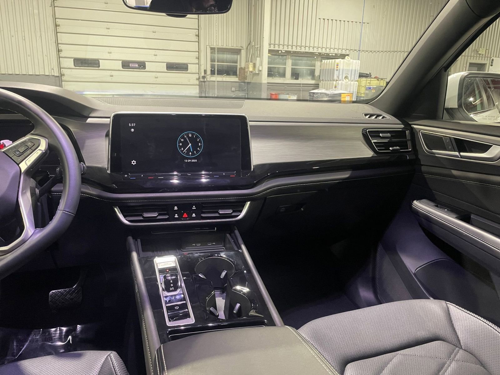 Thumbnail: 2025 Volkswagen Atlas - 35