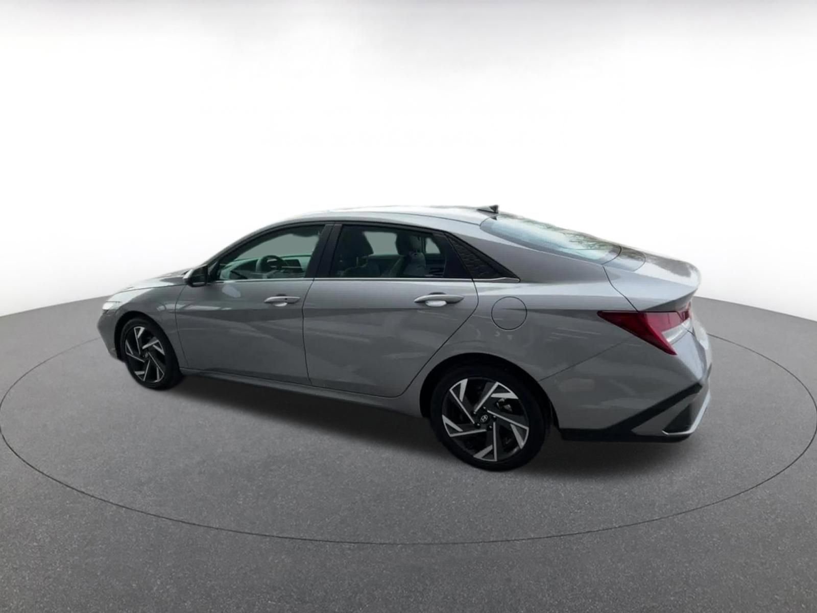 Thumbnail: 2025 Hyundai Elantra - 10