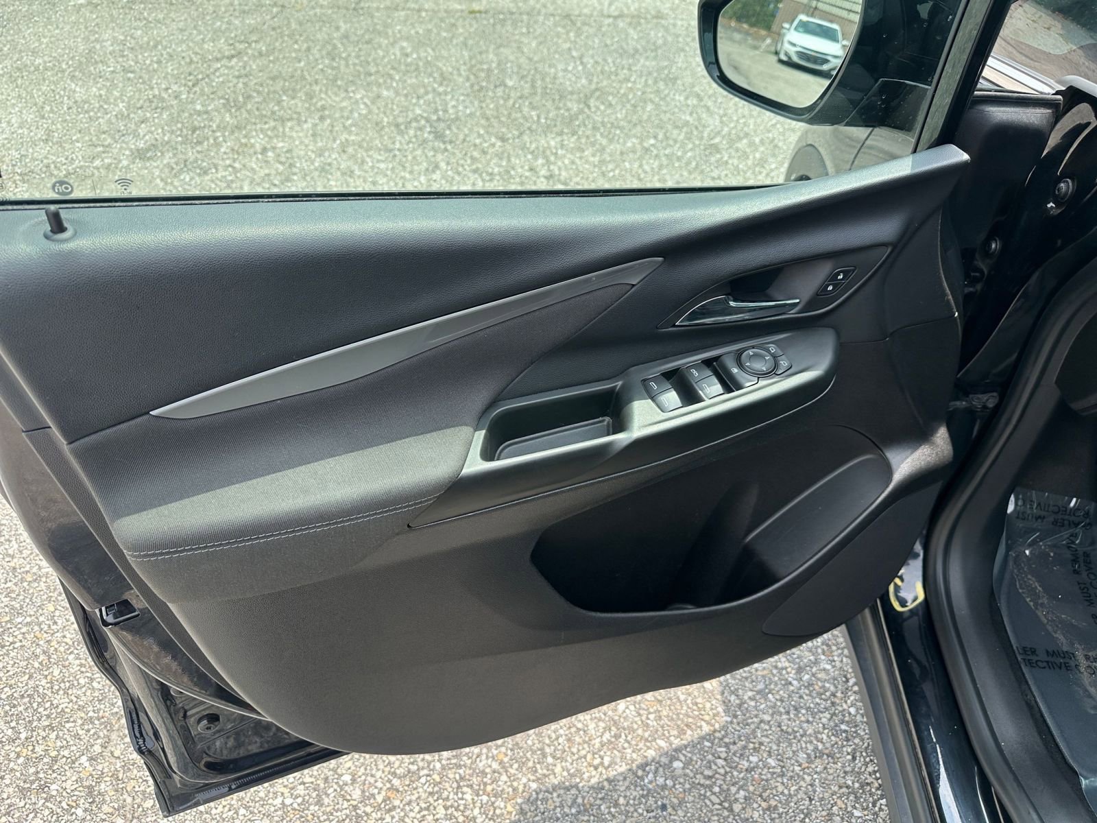 Thumbnail: 2023 Chevrolet Bolt EV - 23