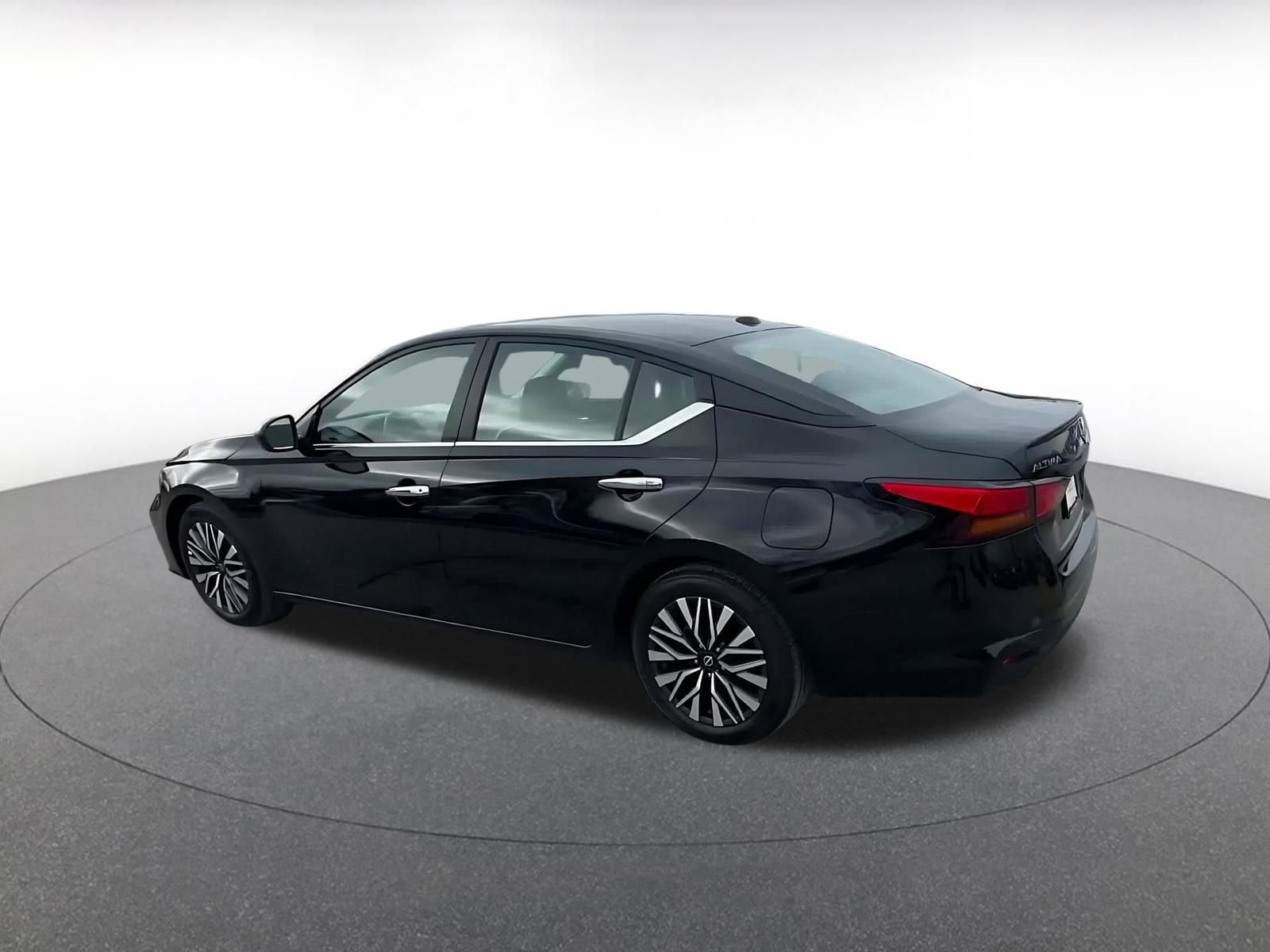 Thumbnail: 2025 Nissan Altima - 10