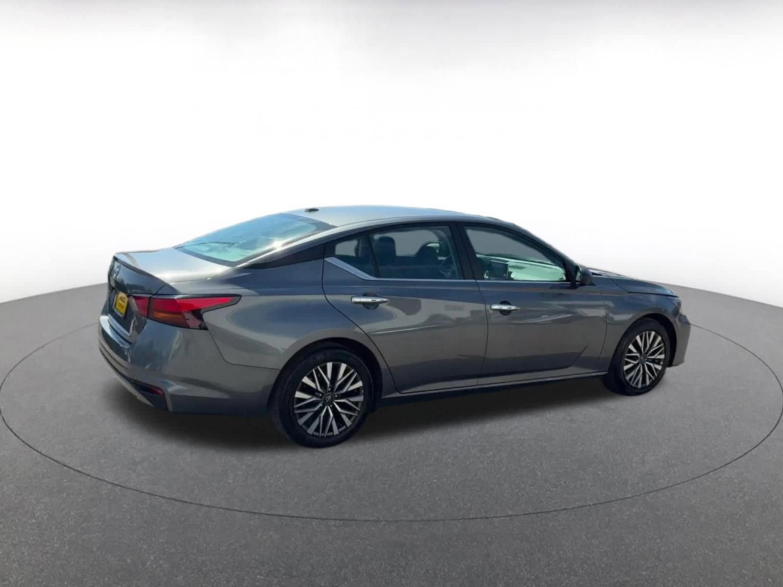 Thumbnail: 2025 Nissan Altima - 14