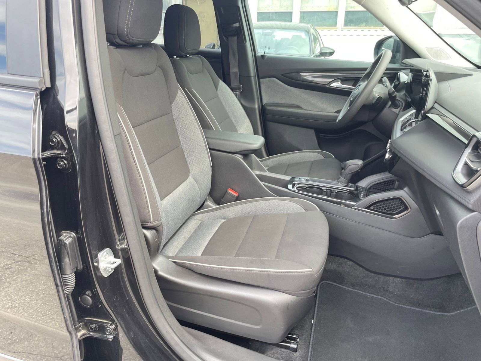 Thumbnail: 2025 Chevrolet TrailBlazer - 34