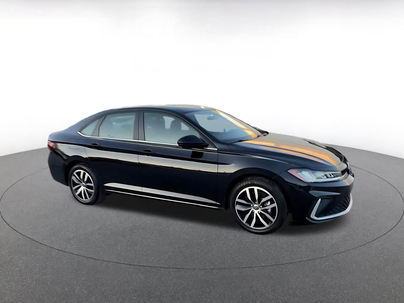 Thumbnail: 2025 Volkswagen Jetta - 2